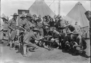 Soldados en Camp Mills en julio de 1917. Imagen procedente de Library of Congress.