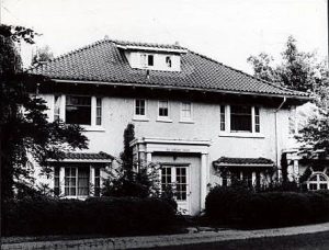 Residencia de los Fitzgerald en Great Neck, posible inspiración de la de Nick Carraway, hacia 1922. Fuente desconocida.