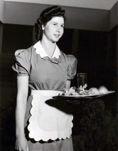 Camarera de uno de los restaurantes de la cadena en 1935. Imagen procedente de New York Public Library. 