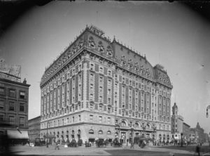 Hotel Astor a principios del siglo XX. Imagen procedente de Digital Culture of Metropolitan New York.