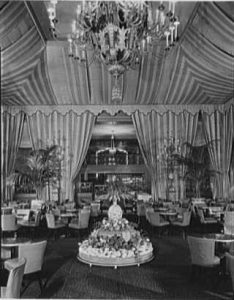 Interior del Biltmore Hotel a principios del siglo XX. Imagen procedente de Wikipedia.