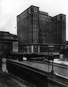 Commodore Hotel hacia 1919. Imagen procedente de Library of Congress.