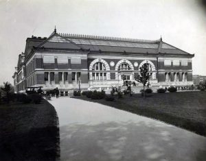 Metropolitan Museum of Art a principios del siglo XX. Imagen procedente de New York Public Library. 