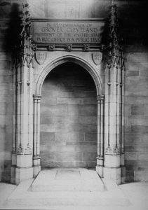 Memorial en honor a Grover Cleveland en Cleveland Tower. Imagen procedente de Princeton University Archives.
