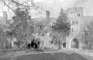 Holder Court hacia 1915. Imagen procedente de Historical Society of Princeton.